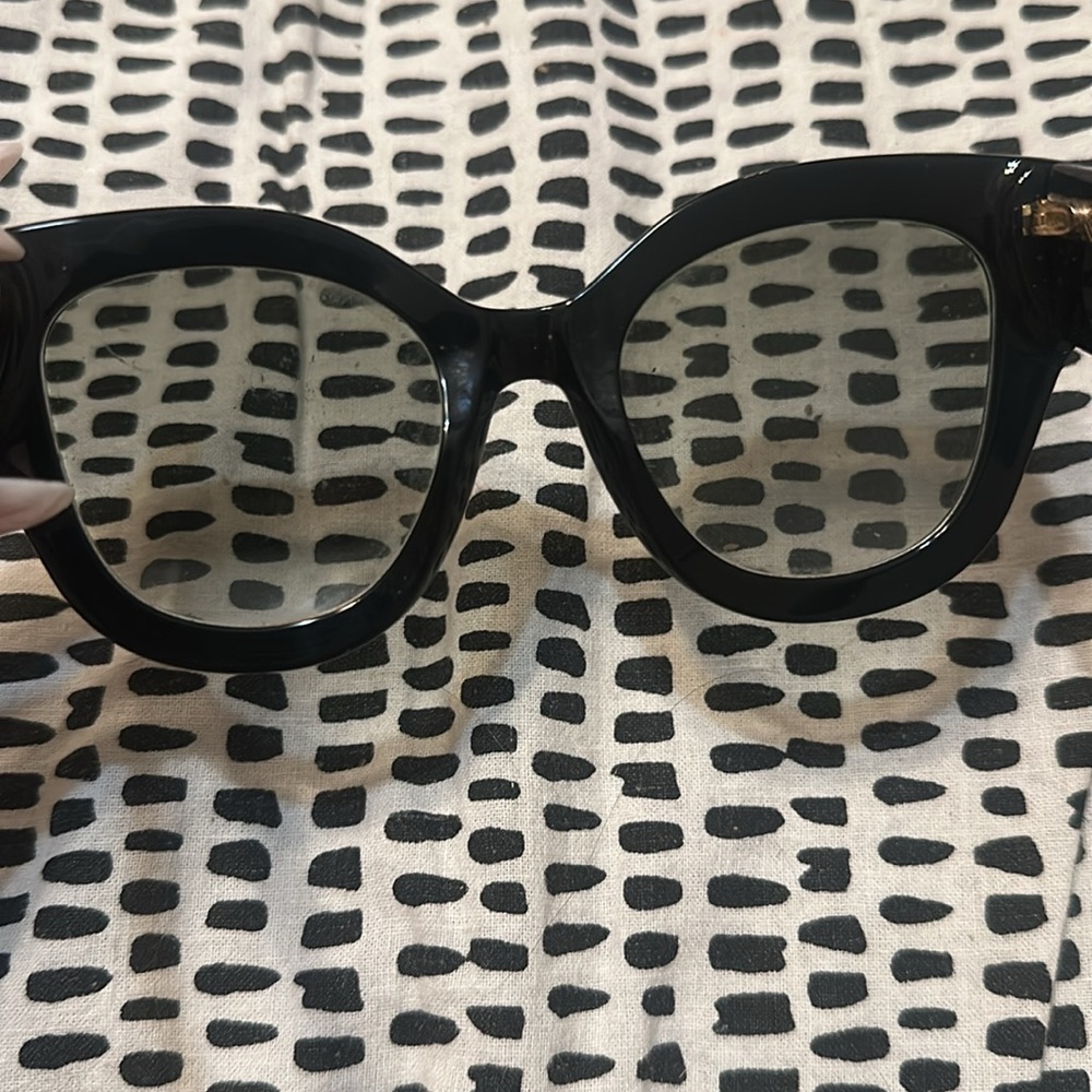 Fendi cat eye black sunglasses authentic - Picture 5 of 7